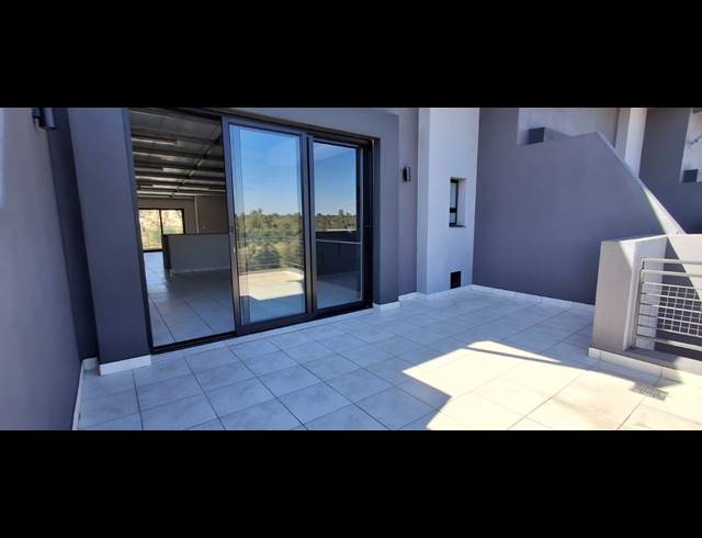 170M² BUILDING FOR SALE IN MOREHILL